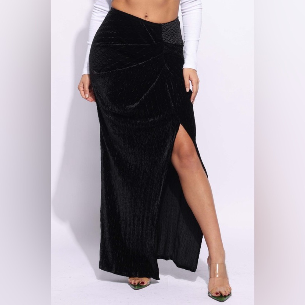 🟠 183B. Maxi Velour Slit Skirt - Black